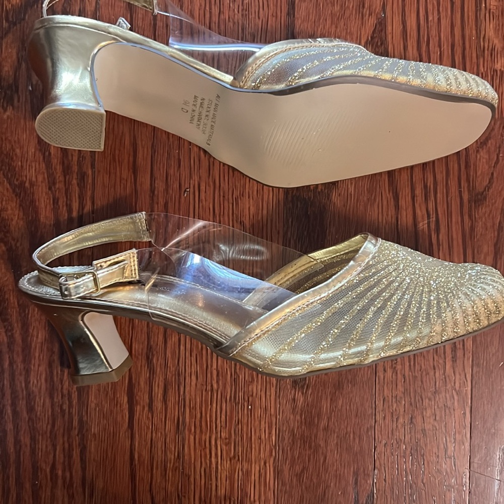 New Gold Sandals - Picture 3 of 5